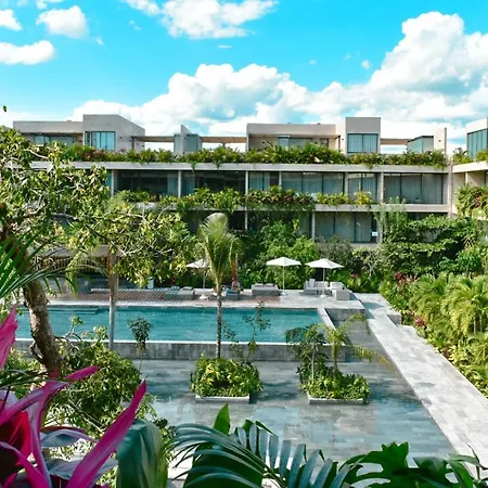 Mistiq Aparthotel 3*