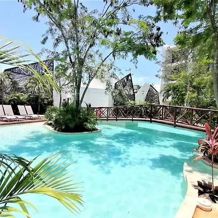 Near Beach+jungle Views. King Bed+220 Megs+2 Bikes *
