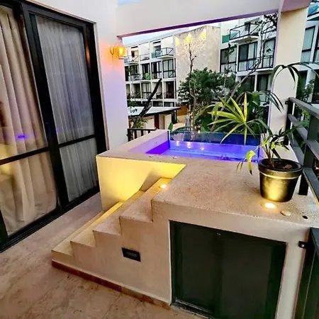 Chic-modern Spot In Apartment *