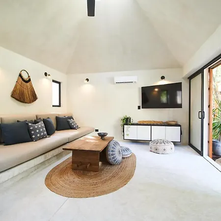 Exclusive & Private In With An Authentic Design, Private Patio, Swimming Pool & Hammocks Holiday home Tulum