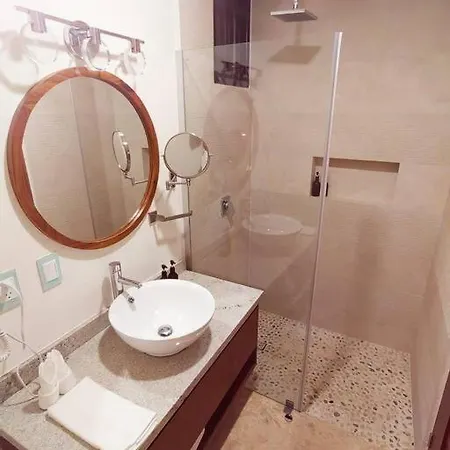 Chic-modern Spot In