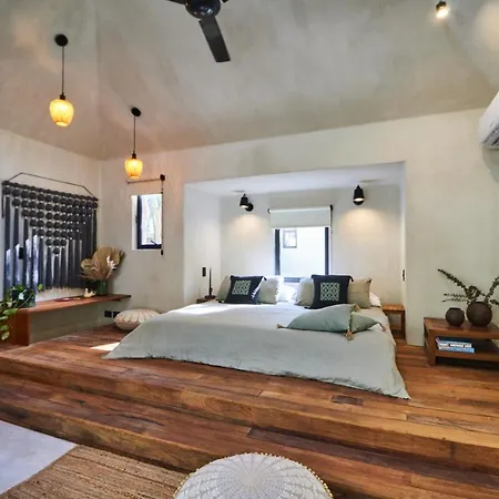 Exclusive & Private In With An Authentic Design, Private Patio, Swimming Pool & Hammocks Holiday home *