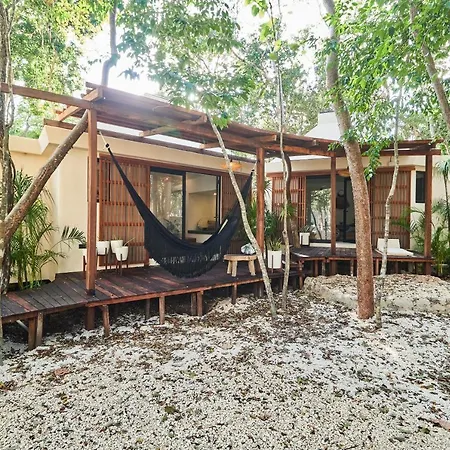 Exclusive & Private In With An Authentic Design, Private Patio, Swimming Pool & Hammocks Holiday home