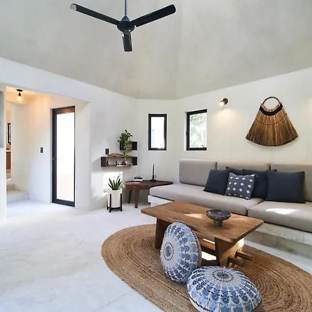 Exclusive & Private In With An Authentic Design, Private Patio, Swimming Pool & Hammocks Holiday home