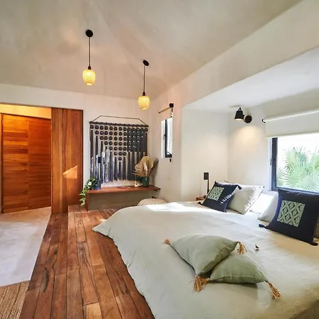 Exclusive & Private In With An Authentic Design, Private Patio, Swimming Pool & Hammocks Holiday home