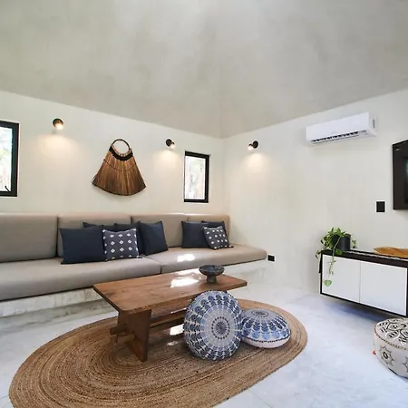 Holiday home Exclusive & Private In With An Authentic Design, Private Patio, Swimming Pool & Hammocks *