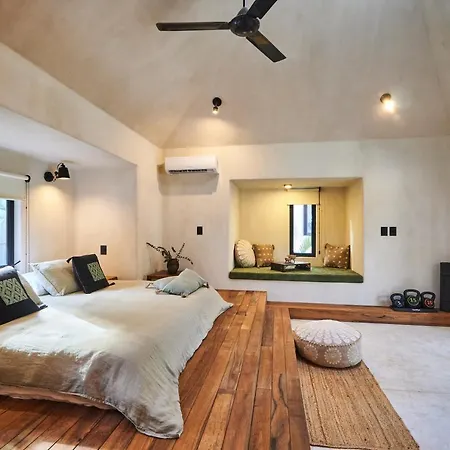 Exclusive & Private In With An Authentic Design, Private Patio, Swimming Pool & Hammocks Holiday home *
