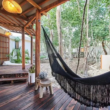 Exclusive & Private In With An Authentic Design, Private Patio, Swimming Pool & Hammocks Holiday home *