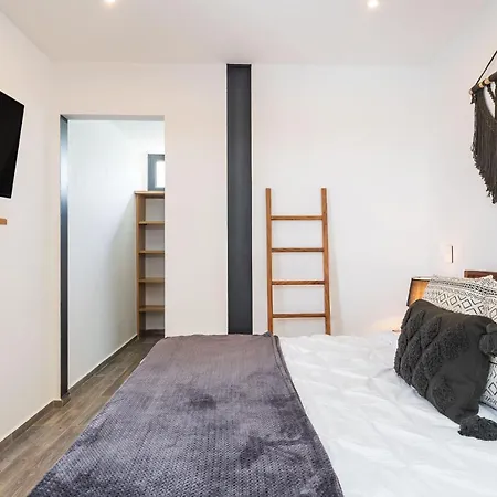 Hotel Spacious 3br Close To Ruins, & Town 4*