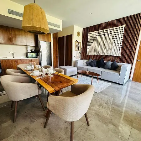 Luxury Living Apartment *