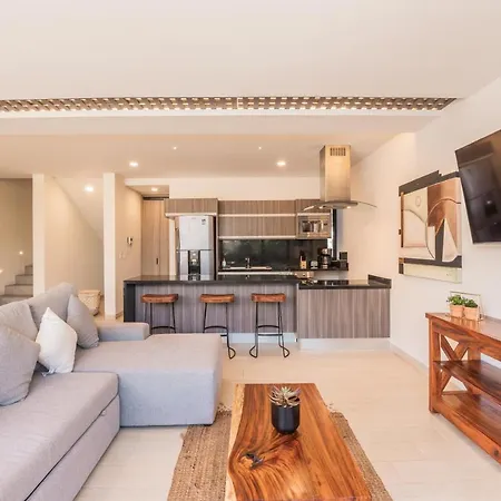 Apartment Ph Rooftop W/private Hot Tub