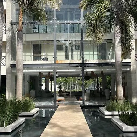 Cozy Studio With Pool