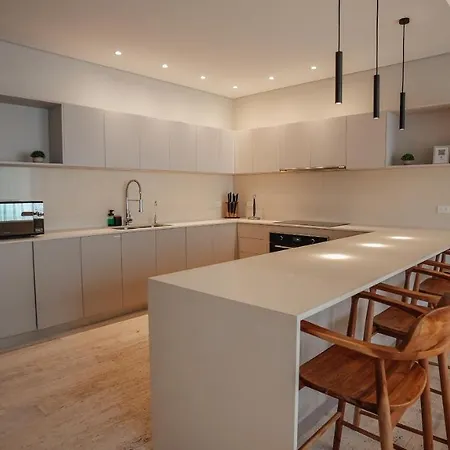 Apartment Exclusive And Stunning 3 Bd Jungle View Flat In