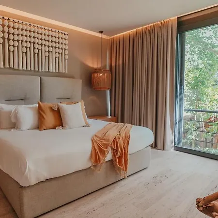 Exclusive And Stunning 3 Bd Jungle View Flat In Apartment *