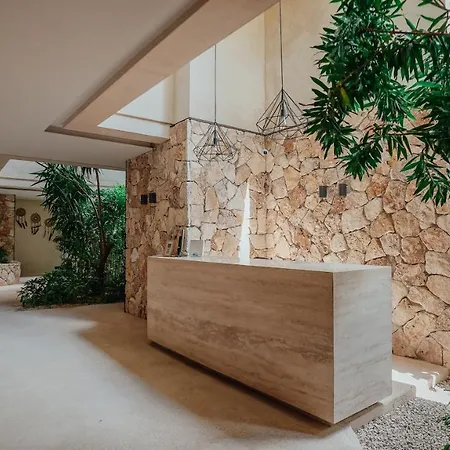 Exclusive And Stunning 3 Bd Jungle View Flat In Apartment