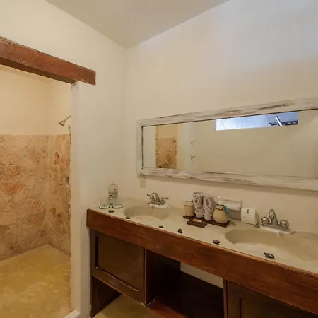 Hip Hotel