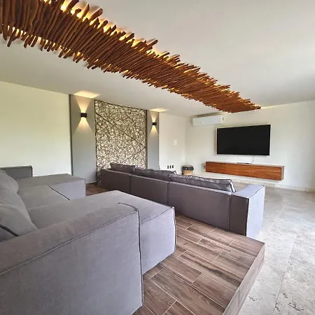 Rooftop Oasis: Urban Retreat With Infinity Pool & Private Terrace Apartment Tulum