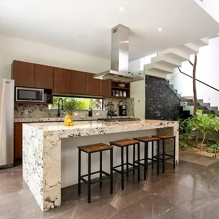 Villa Fabulous Villa At Exclusive Gated Community La Privada Aldea Zama, 6 Bedroom Private Pool & Concierge Service Tulum