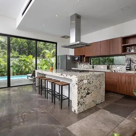 Villa Fabulous Villa At Exclusive Gated Community La Privada Aldea Zama, 6 Bedroom Private Pool & Concierge Service Tulum