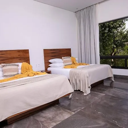 Villa Fabulous Villa At Exclusive Gated Community La Privada Aldea Zama, 6 Bedroom Private Pool & Concierge Service Tulum