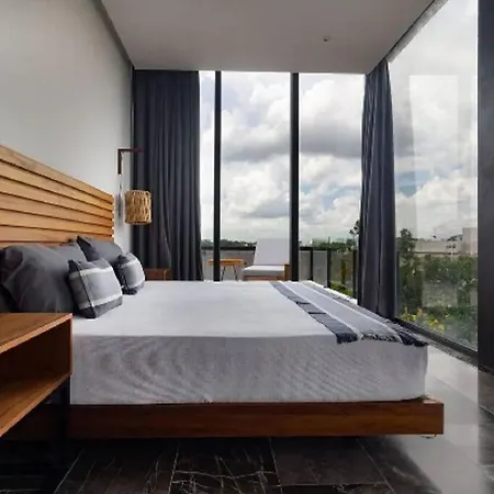 Exceptional Penthouse In Centro With Views! Apartment