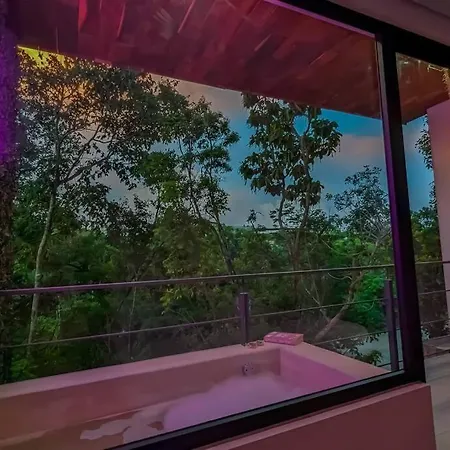 Apartment Frida's Artsy With Own Mural, Outdoor Tub & Rooftop Pool Tulum
