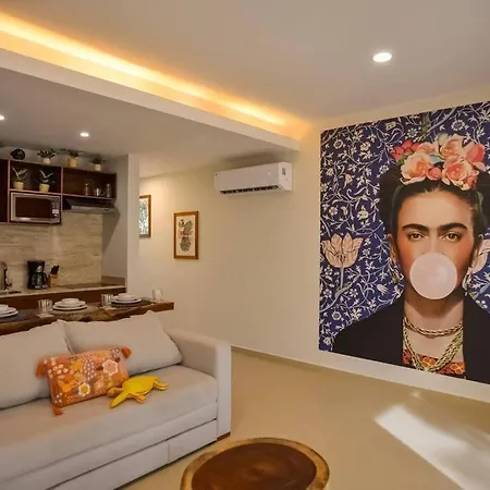 Apartment Frida's Artsy With Own Mural, Outdoor Tub & Rooftop Pool