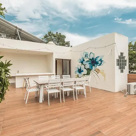 Casa De Flores - The In Villa