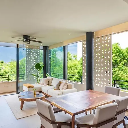 Amazing Rooftop 2br 2bathroom *