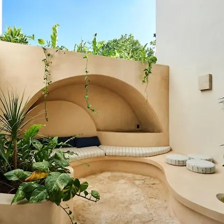Captivating Studio In La Veleta With Private Balcony, Rooftop Pool, Outdoor Seating And Lounge Apartment