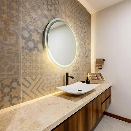 Private Pool, Luxury 24/7 Concierge *