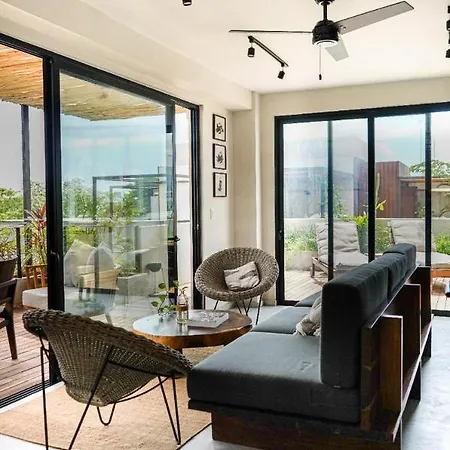 Spacious And Comfortable Apt. With Pool In Apartment