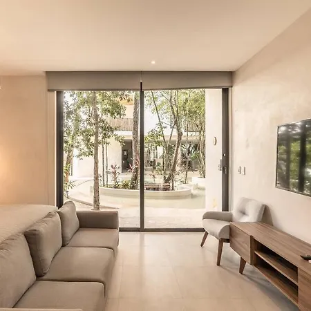Cozy Studio, Pool, Great Location