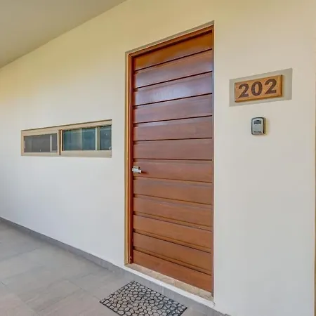 Complex With An Alluring Pool & Tropical Vibes By Stella Rentals! Apartamento Tulum