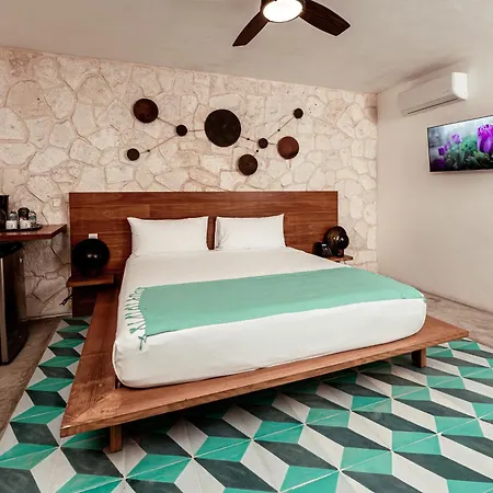 Prana Boutique 4*