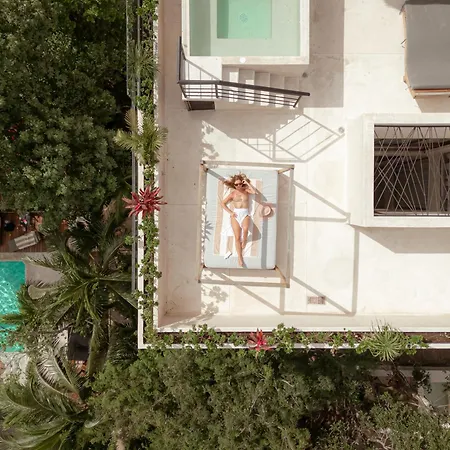 Prana Boutique 4*