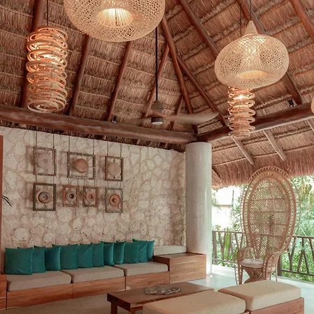 Prana Boutique Hotel 4*