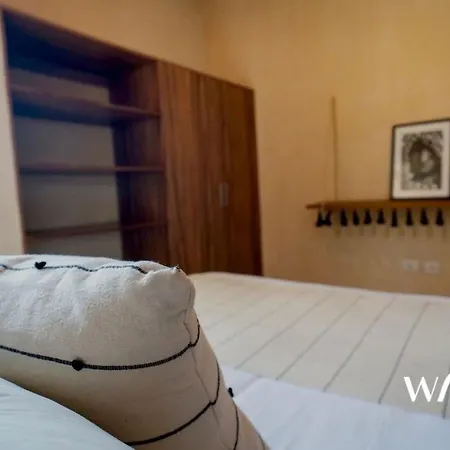 2 Bedroom Spacious Great Located Top Amenities *