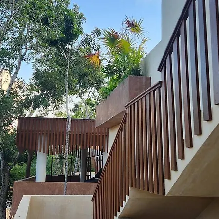 Con Terraza, Pileta Y Bano Completo