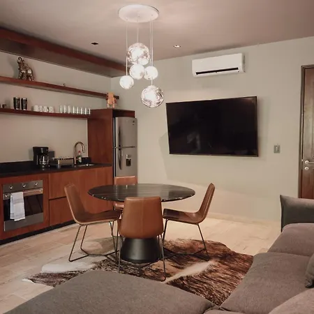 Apartment Art House Gym-pool-rest
