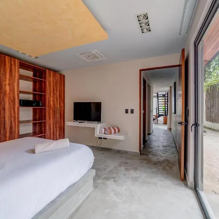 Apartment Chic New With Pool Near Beach Ruins