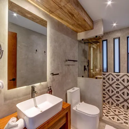 Apartment Chic New With Pool Near Beach Ruins