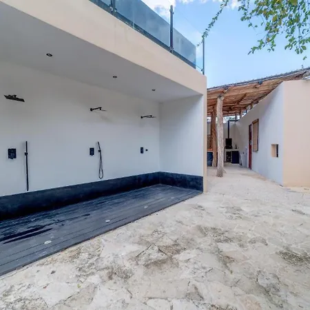 Apartment Chic New With Pool Near Beach Ruins