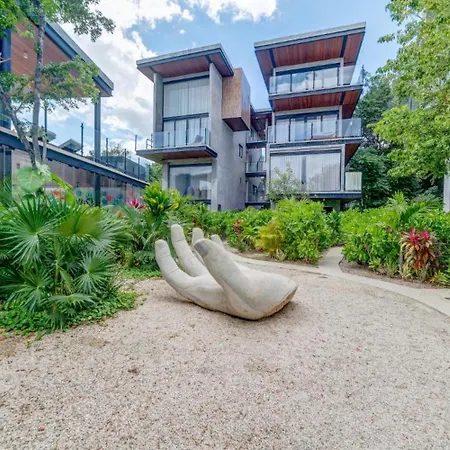 Chic New With Pool Near Beach Ruins Apartment