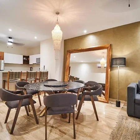 Apartment 2 Bedroom Spacious Great Located Top Lx Amenities