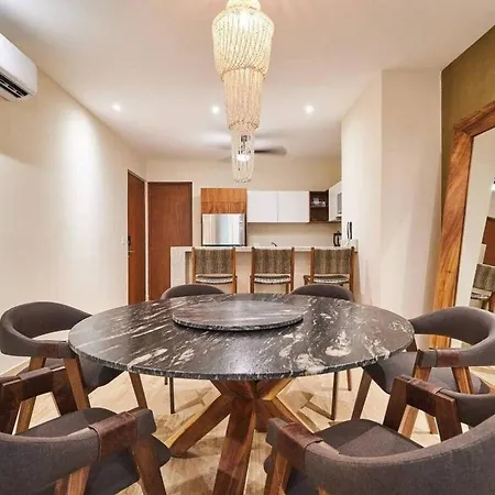 2 Bedroom Spacious Great Located Top Lx Amenities *