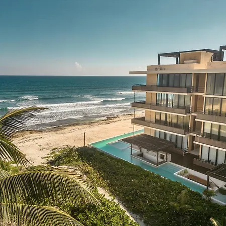 Direct Access To The & Private Rooftop Pool Apartment *