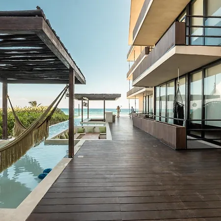 Direct Access To The & Private Rooftop Pool Apartment