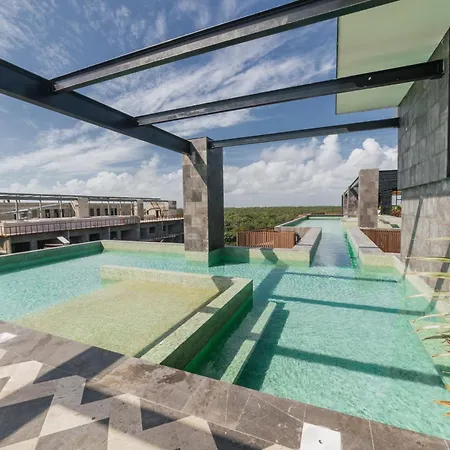 Studio/hotel Zone/infinity Pool/amira-203b By Sandy Powerpul *