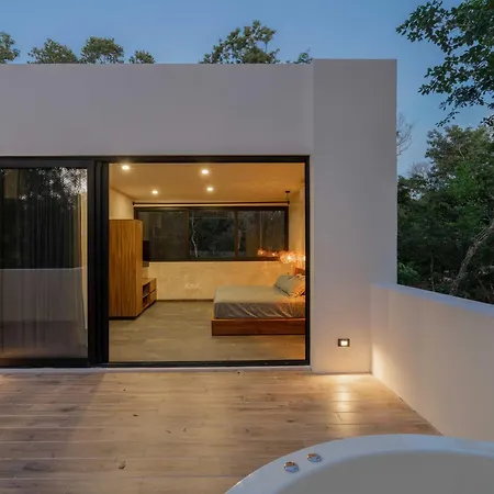 Villa Twelve O'clock - Luxury